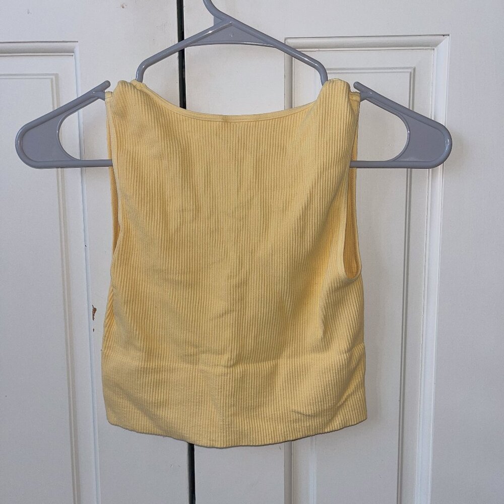 Butter Yellow V-Neck Tanktop - Picture 2 of 3